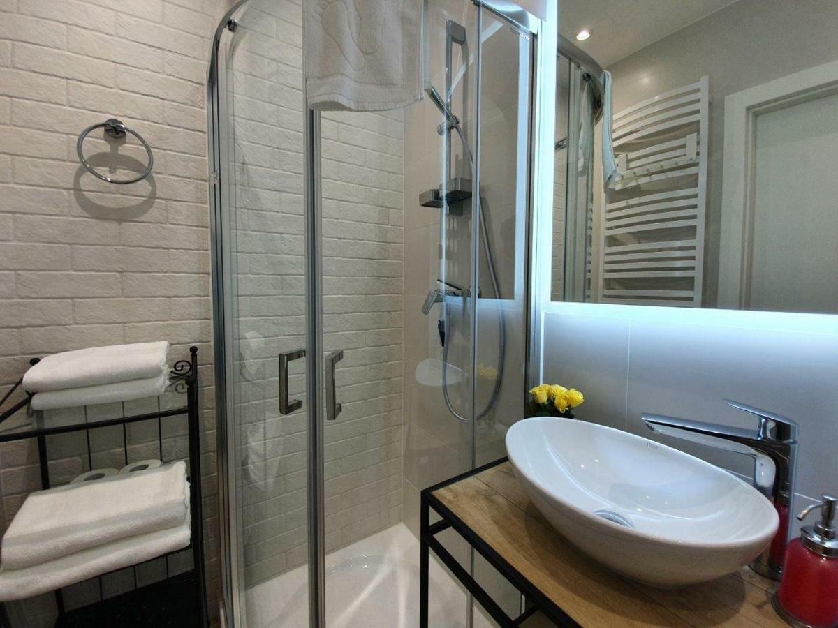 Apartament Azure 19 - 365Pam Apartment โควอบเซก ภายนอก รูปภาพ